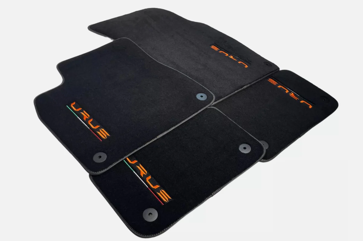 Lamborghini Urus Fußmatten Set Maßgeschneidert Velour Premium Matte