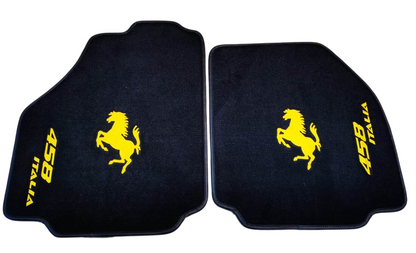 Für Ferrari Fußmatten Maßgeschneiderte Ferrari Teppichmatten aus Velours mit individueller Naht
