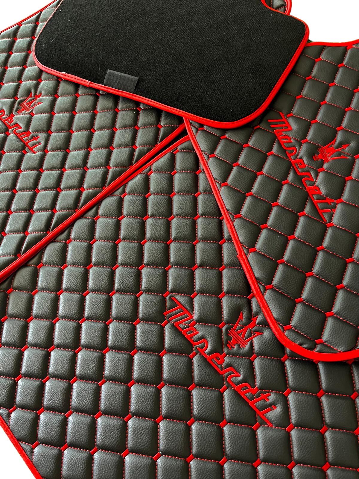 Maserati Leder Fußmatten Maßgeschneidert für alle Modelle