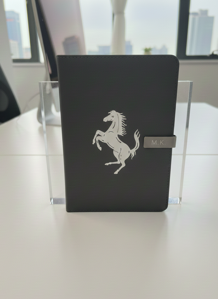 Exklusives Tagebuch Notizbuch mit Ferrari Logo Personalisierbaren Initialen