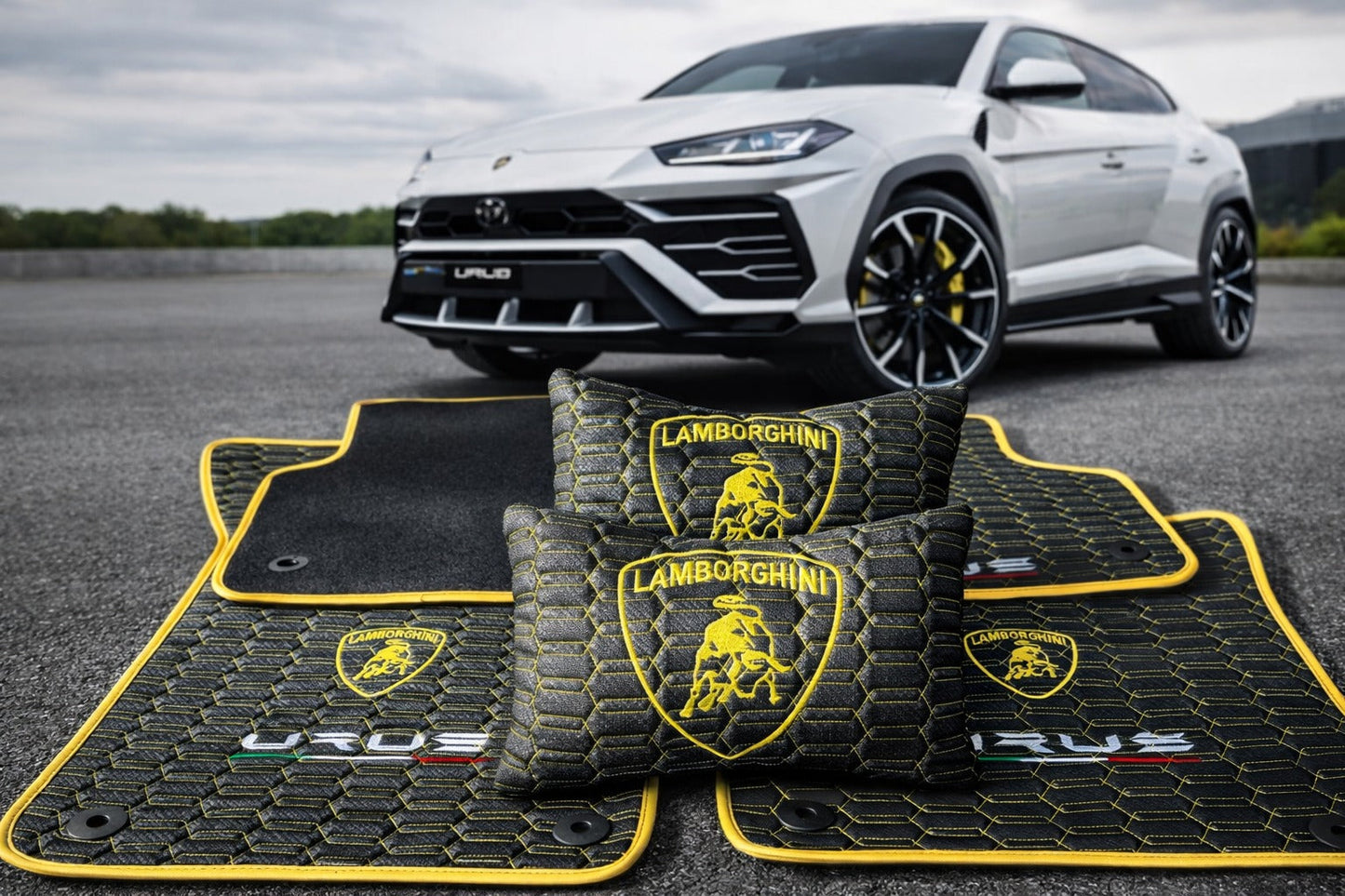 Lamborghini Urus Fußmatten Set Leder Kissen Kofferraummatte