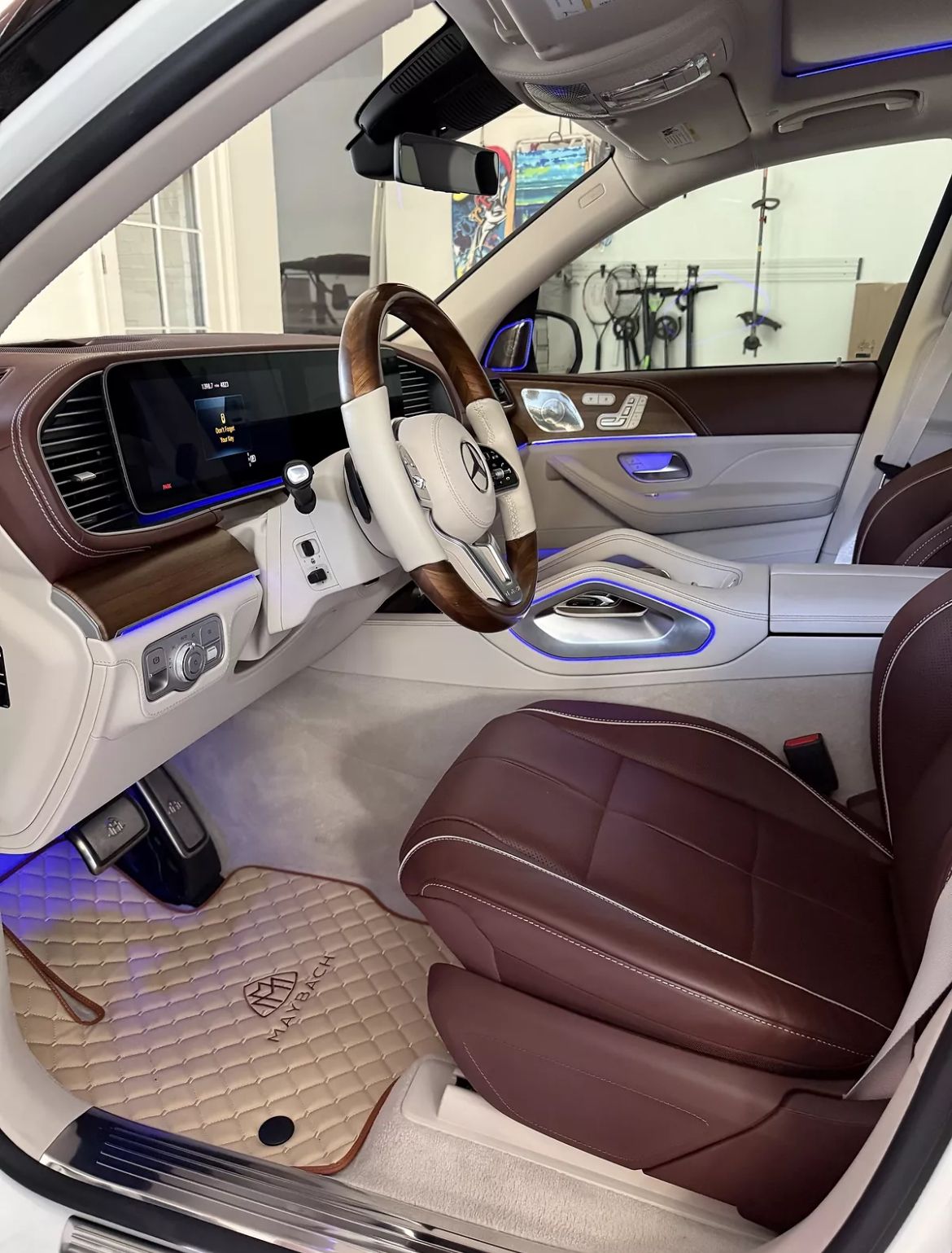 Maybach Premium Fußmaten Set Mit 2 Rückenkissen