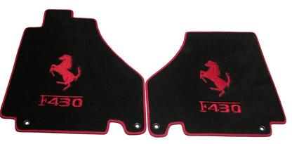 Für Ferrari Fußmatten Maßgeschneiderte Ferrari Teppichmatten aus Velours mit individueller Naht