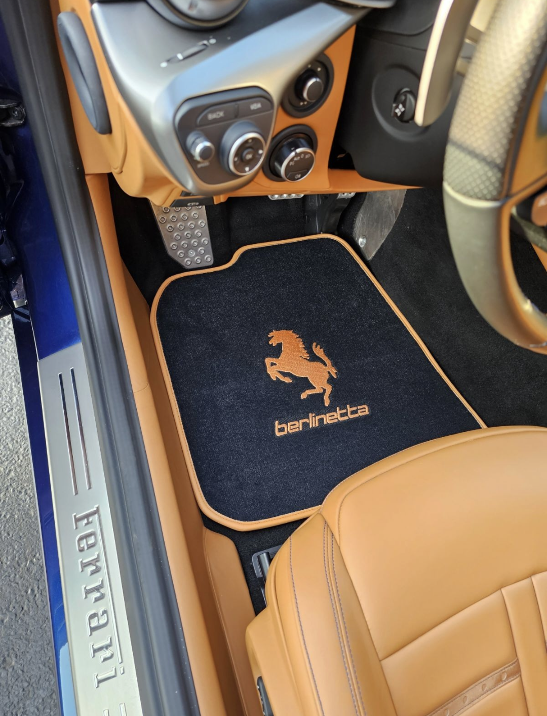 Ferrari California Fußmatten Maßgeschneidert Ferrari Velour Teppich